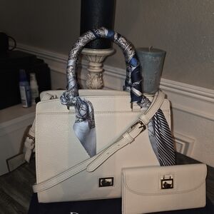 Dooney and Bourke Elegant Cream White Leather Satchel Wallet.